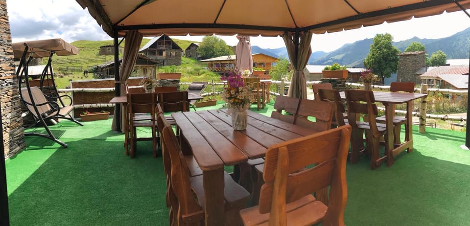 Restaurant/places to eat, Dining area, Mountain view