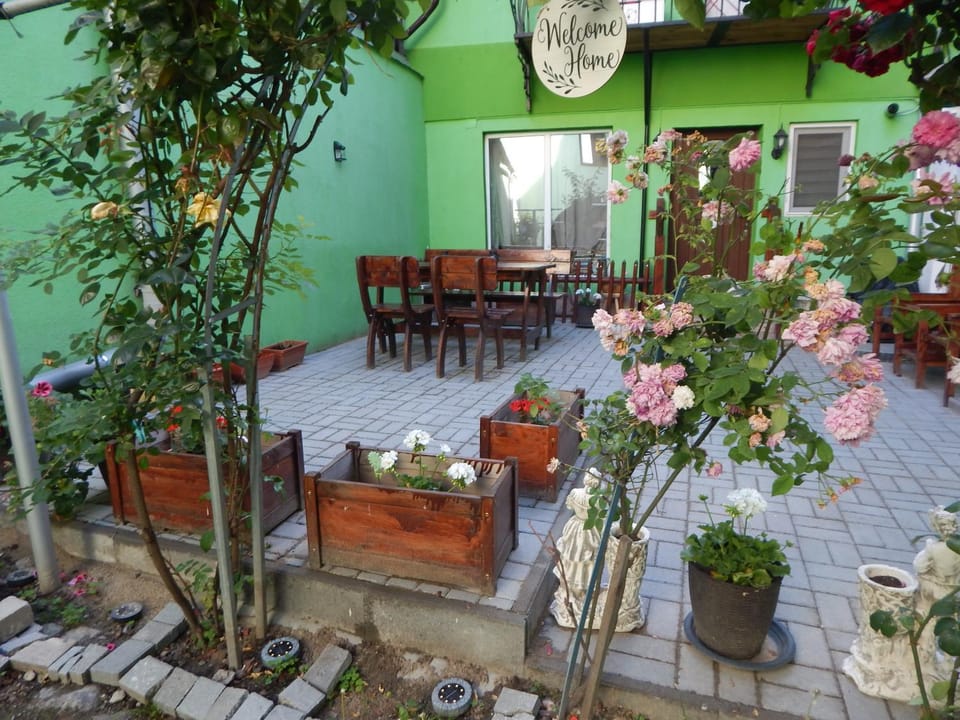 Property building, Balcony/Terrace, Garden view, Inner courtyard view