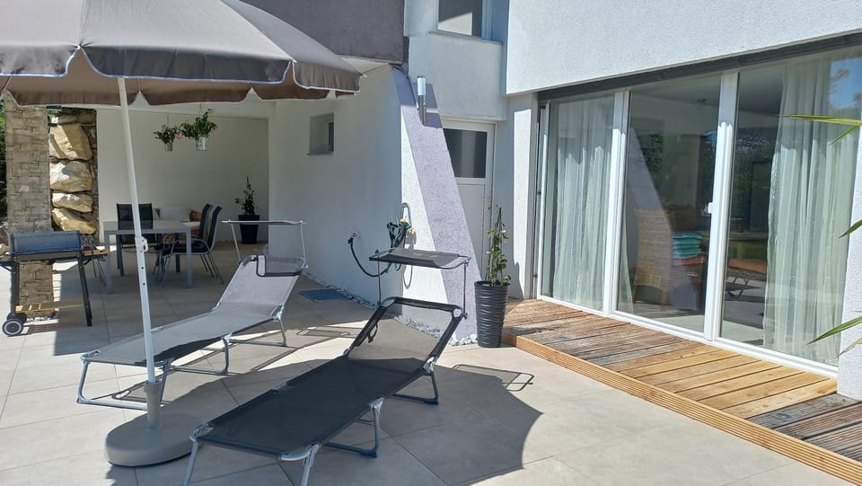Lounge or bar