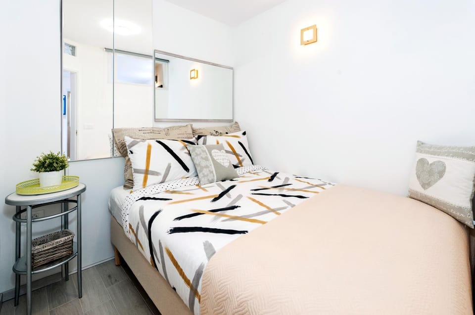 Bed, Bedroom