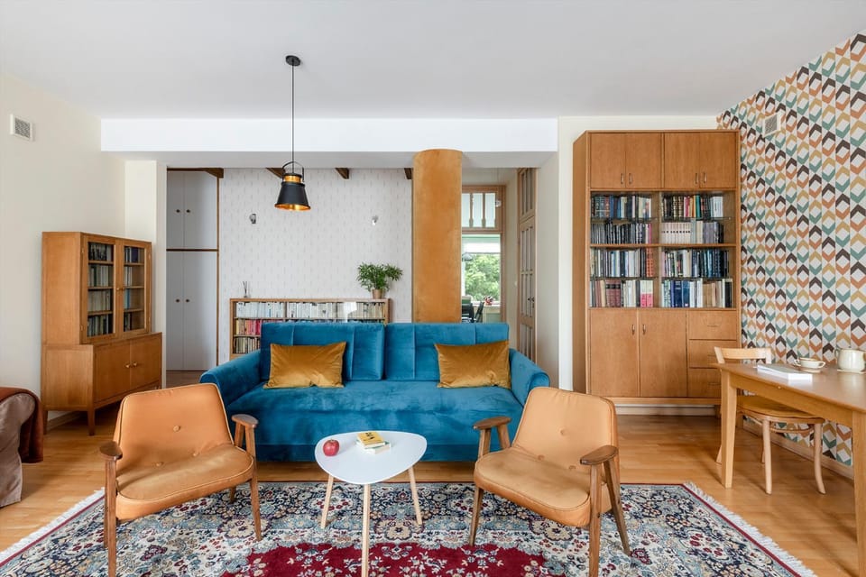 Bed, Living room