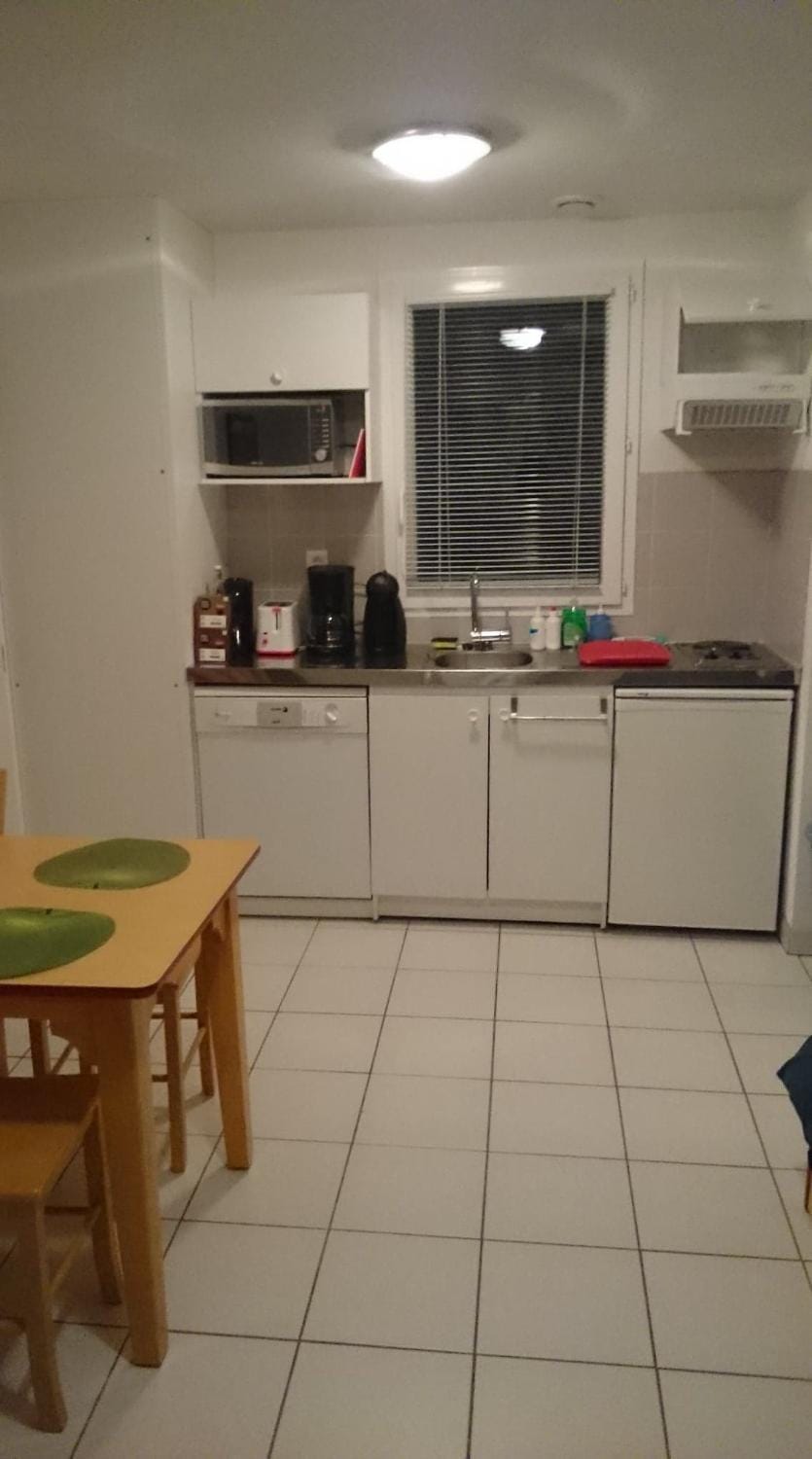 Kitchen or kitchenette