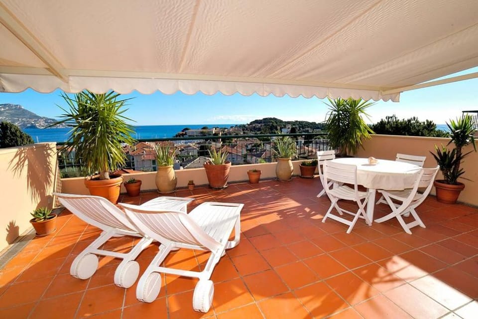 AMAZING SEA VIEW APARTMENT with Private Close Parking Apartment in Saint-Jean-Cap-Ferrat
