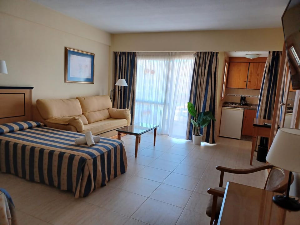 Estudio 1ª linea vista mar planta 10 3 PYR Fuengirola Apartment in Fuengirola