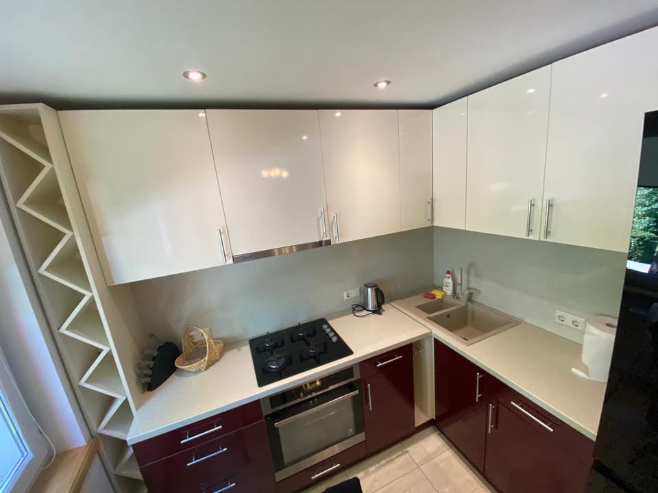 Kitchen or kitchenette, pet friendly, stove