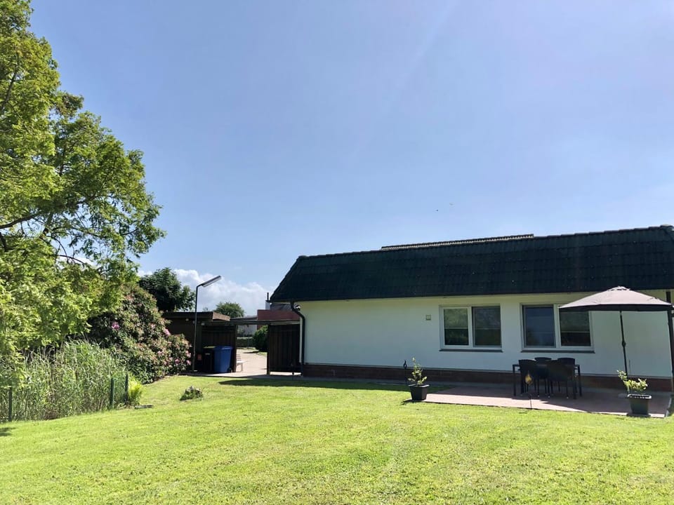 Property building, Garden