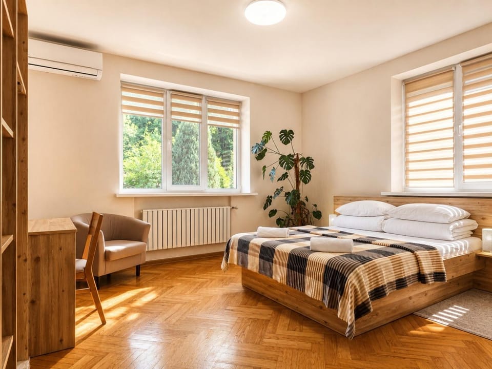 Bed, View (from property/room), Photo of the whole room, Bedroom