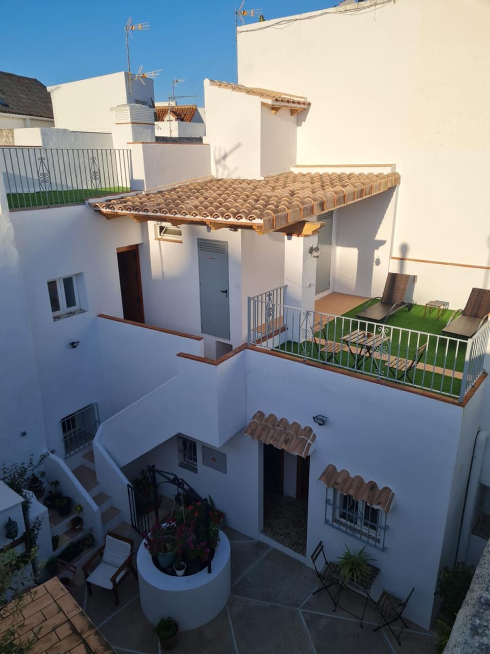 Property building, Balcony/Terrace