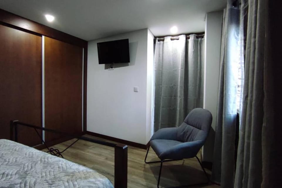 Bed, TV and multimedia, Bedroom, wardrobe