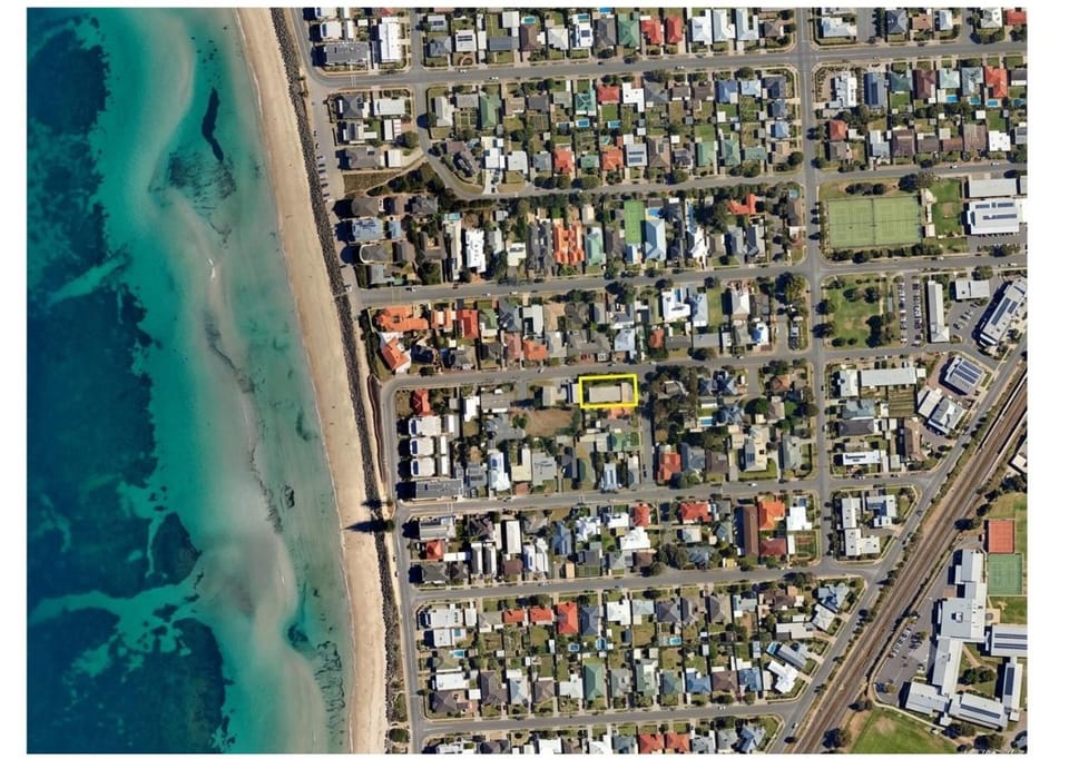 Neighbourhood, Beach, Street view, Location