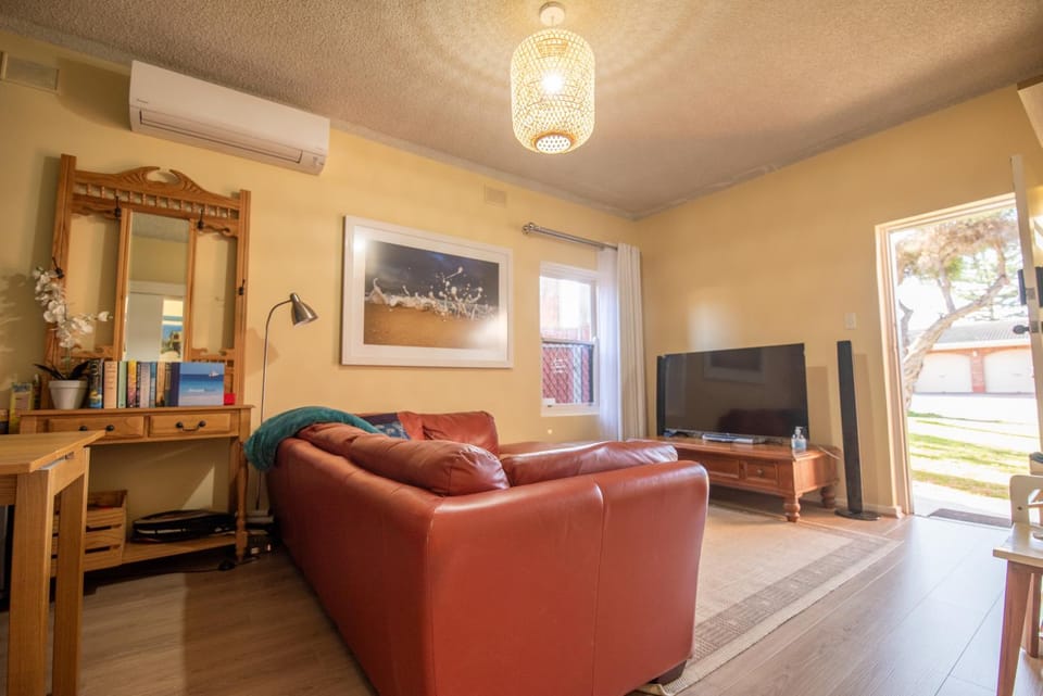 Communal lounge/ TV room, TV and multimedia, Living room, Lounge or bar