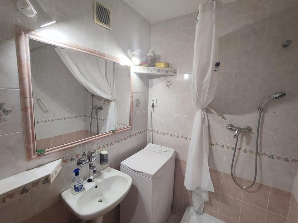 Shower, Bathroom, hair dryier, washing machine