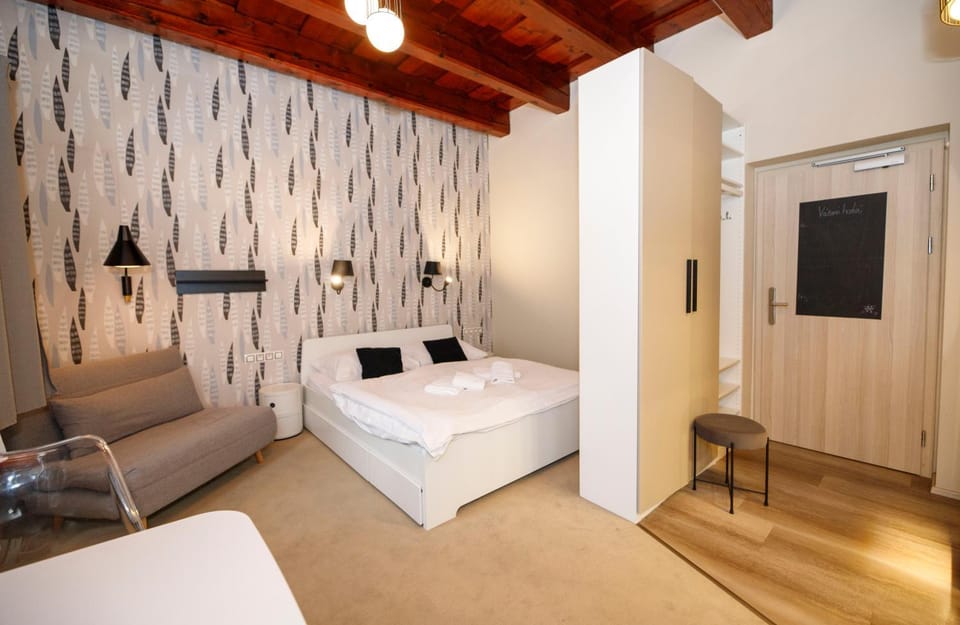 Bedroom, wardrobe