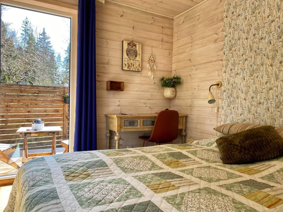 Living room, Bedroom