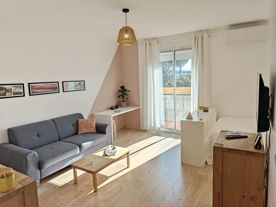 TV and multimedia, Seating area