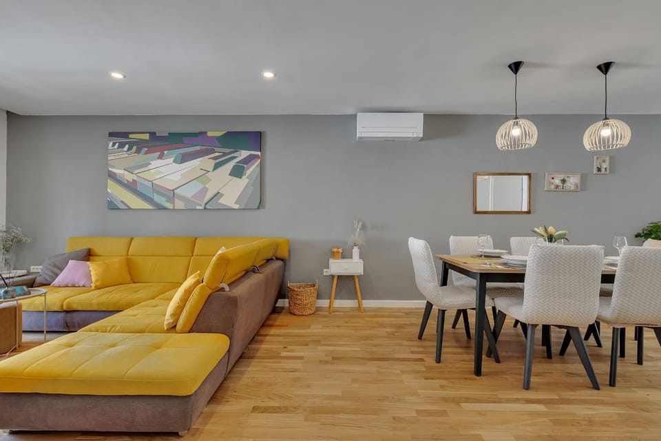 Apartments Piano Apartment in Makarska