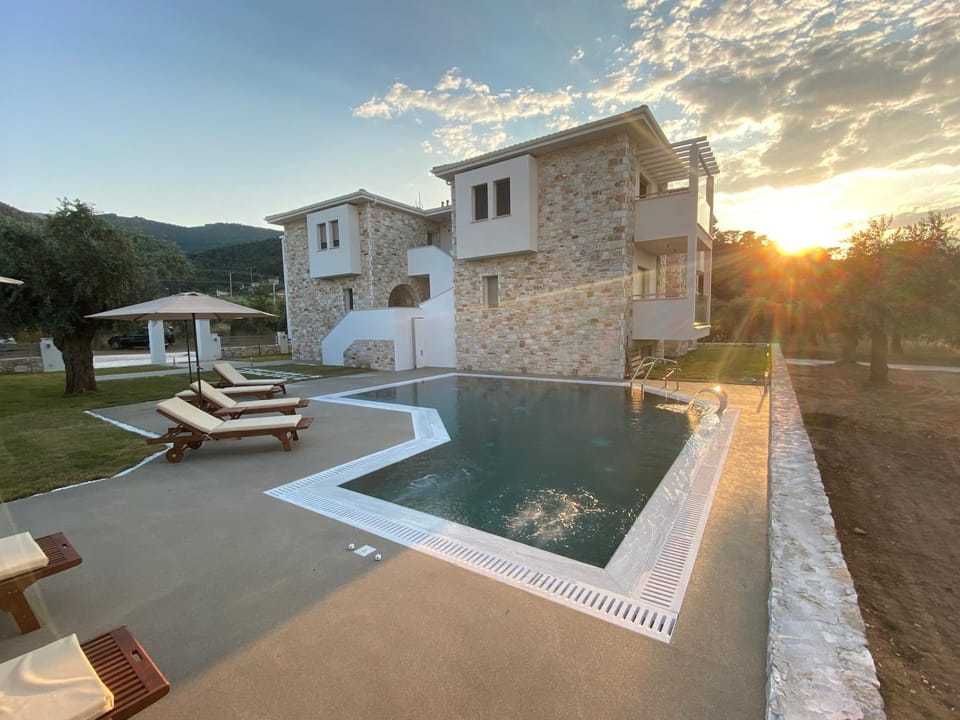 Property building, Swimming pool