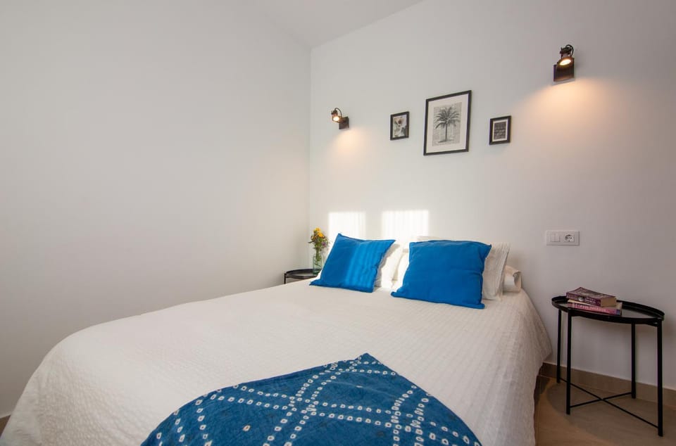 Preciosas villas con jardín y vistas al faro, a 700m de la playa Villa in Zahora