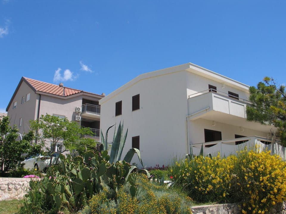 Property building, Inner courtyard view