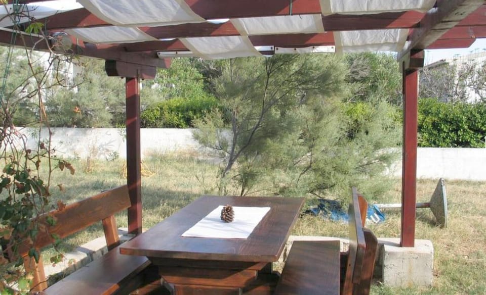 BBQ facilities, Garden, Inner courtyard view