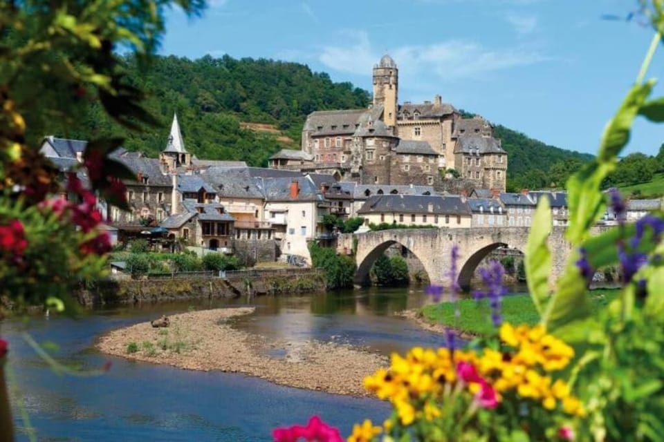 T 2 Dans village vacances 3 étoiles à Saint Geniez 1 piscines 43 Apartment in Occitanie