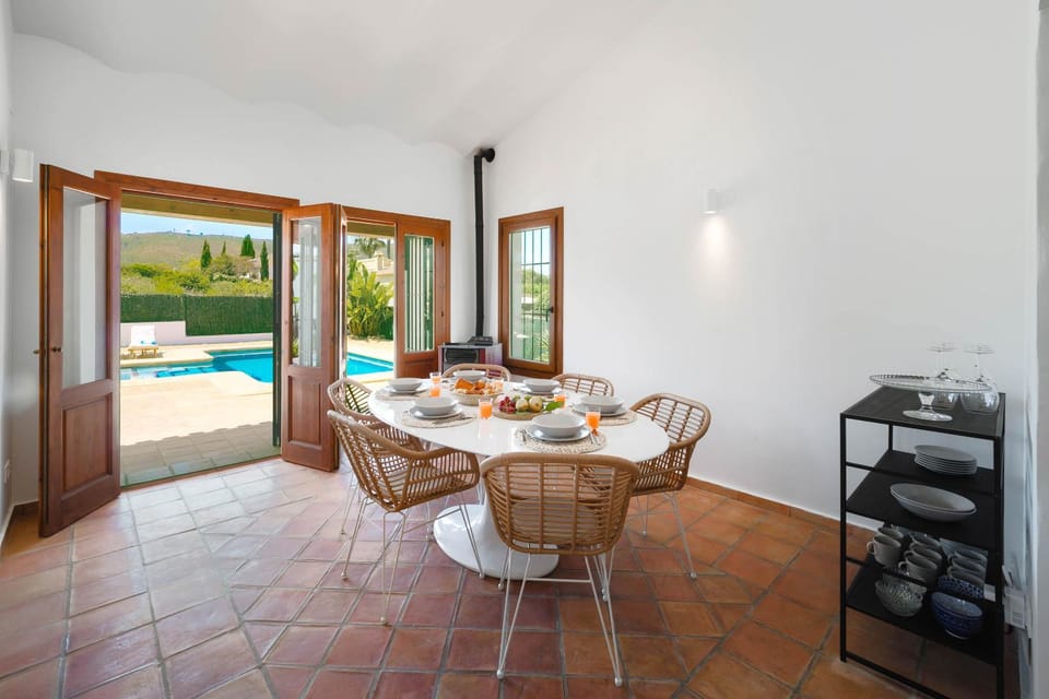 Dining area, Breakfast