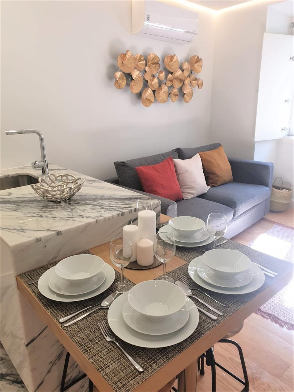 Kitchen or kitchenette, Living room