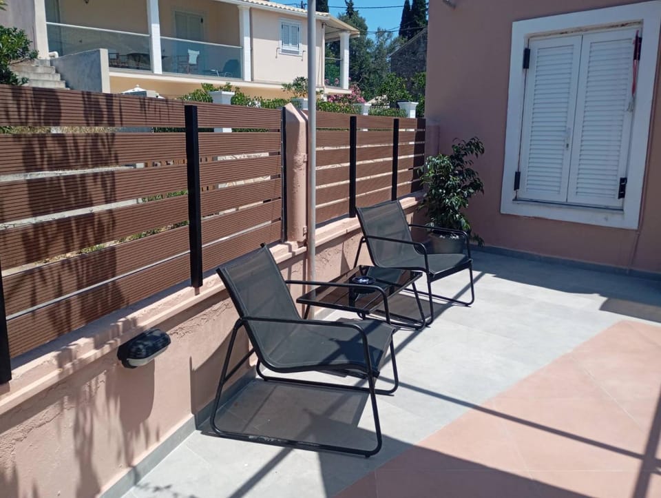 Patio, Day, Balcony/Terrace