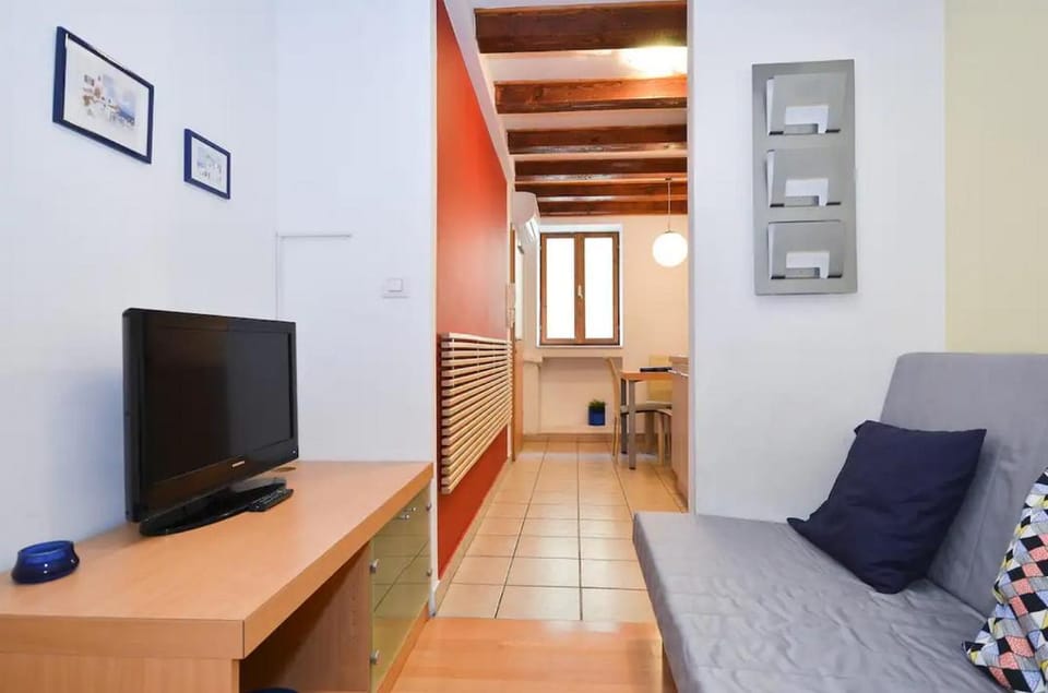 TV and multimedia, Seating area