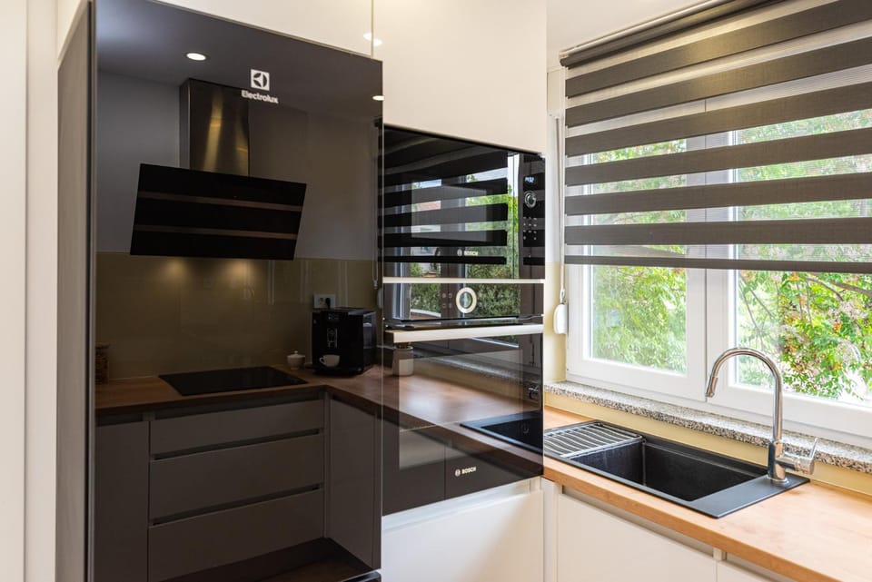 microwave, oven, kitchen