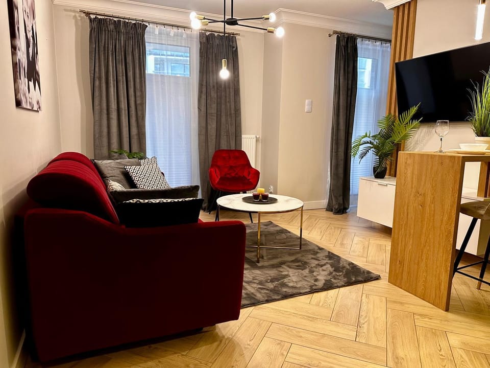 TV and multimedia, Living room, Seating area, Evening entertainment