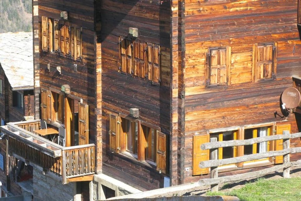 Property building, Balcony/Terrace