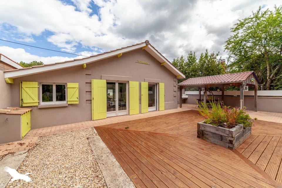 Property building, Balcony/Terrace