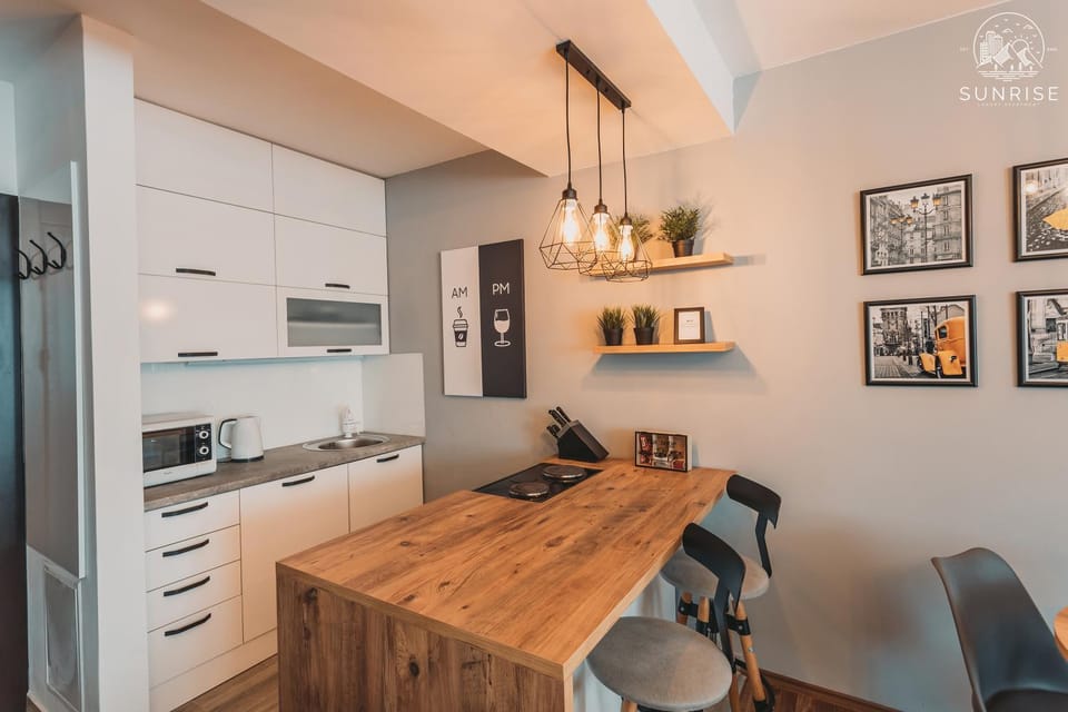 Kitchen or kitchenette, Communal kitchen
