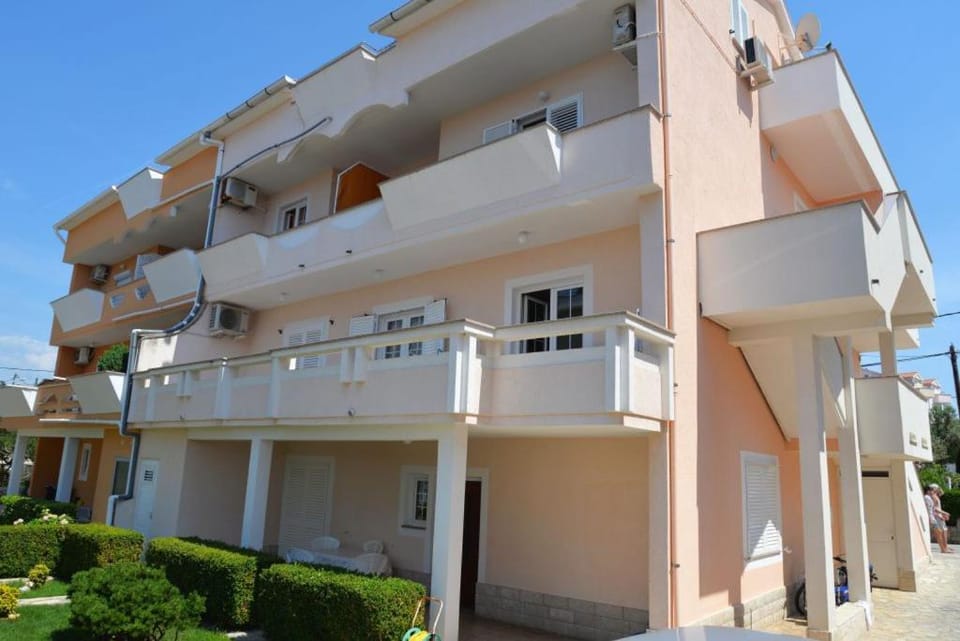 Apartments Niko Apartment in Novalja