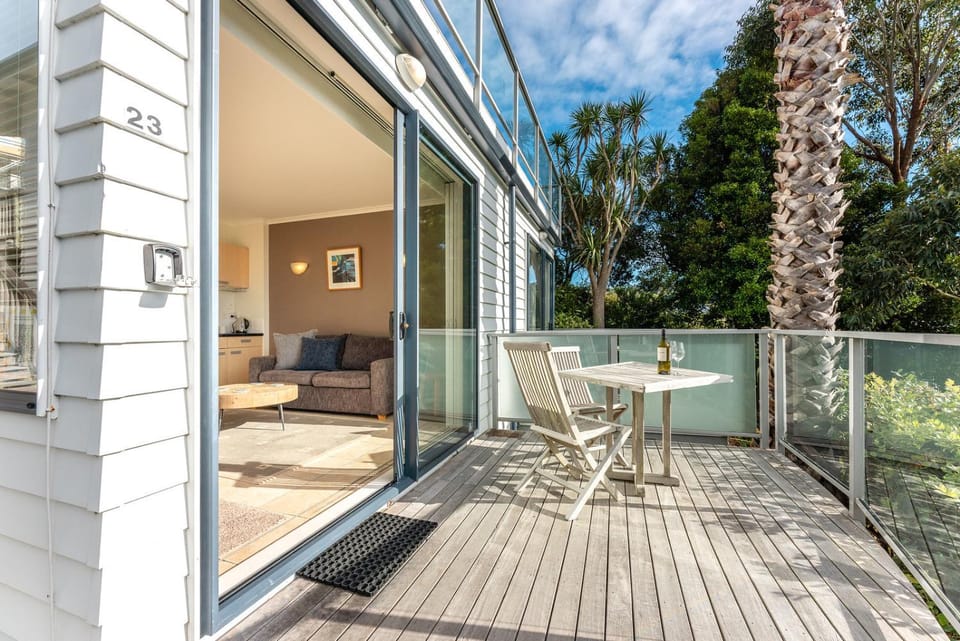 Patio, Facade/entrance, Balcony/Terrace