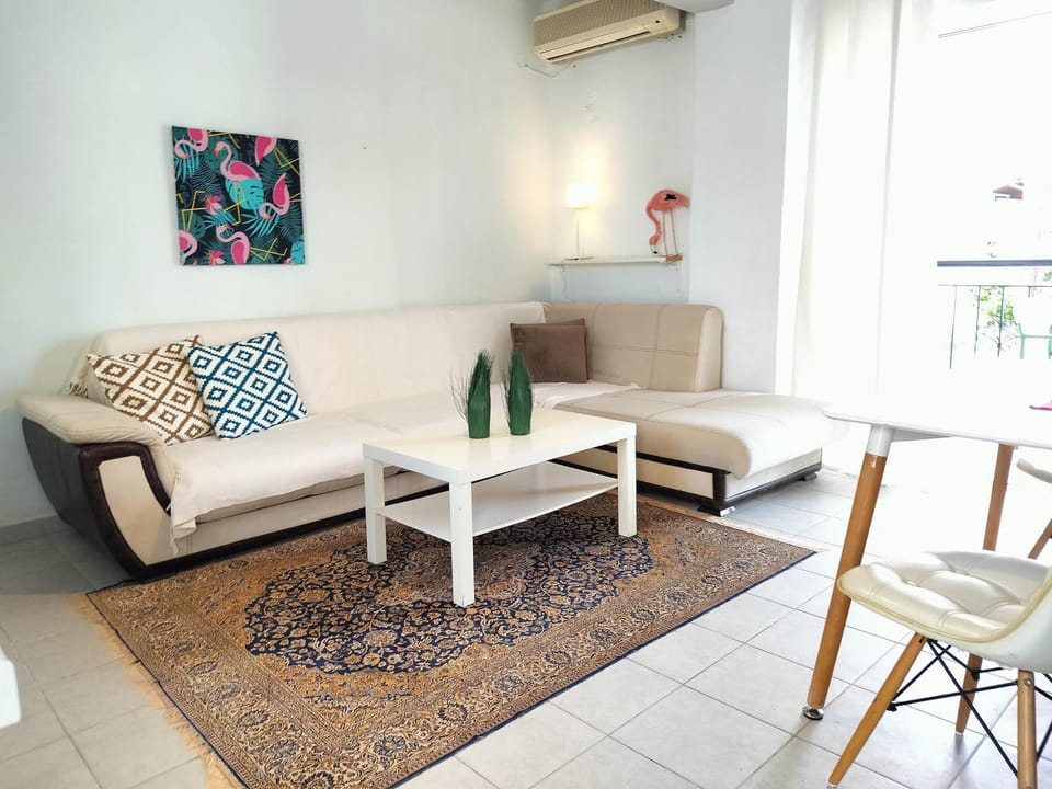 Living room, Seating area, Dining area, air conditioner