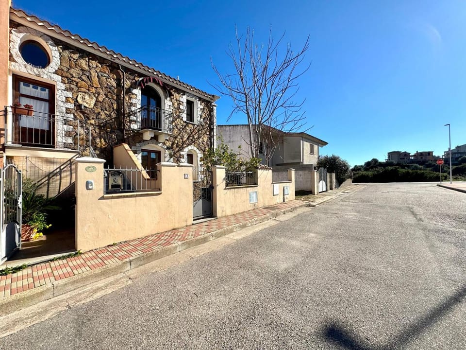 Property building, Neighbourhood, Street view, Parking