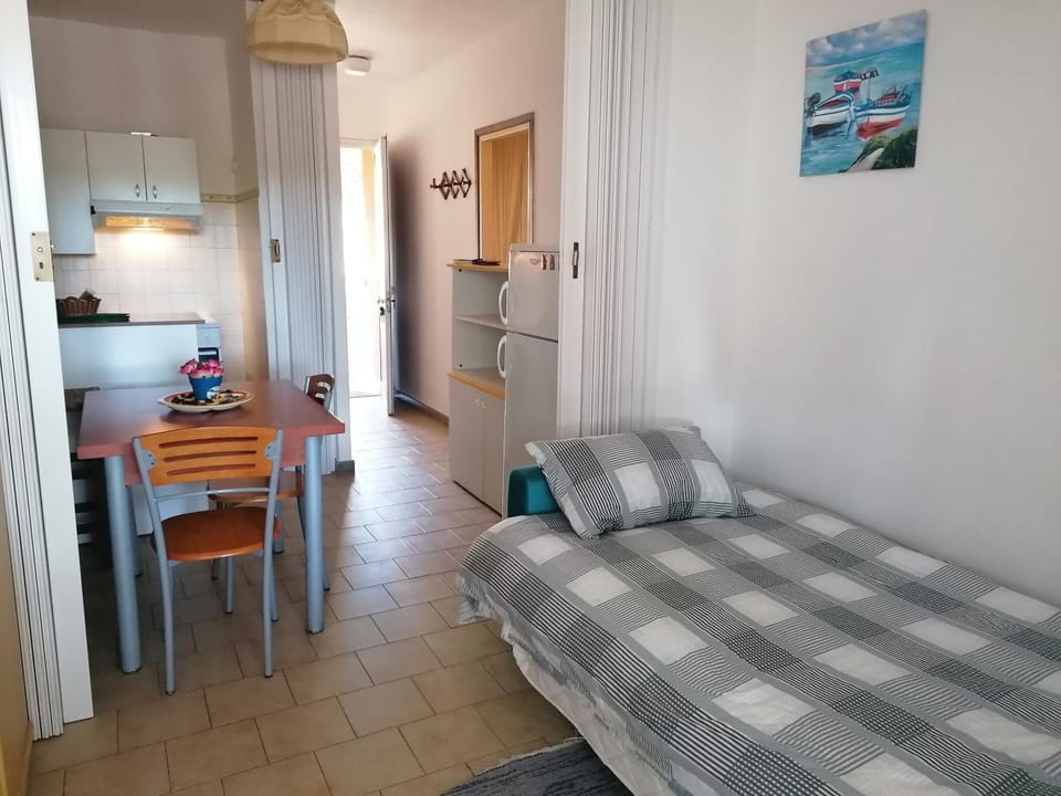Living room, Dining area, Bedroom