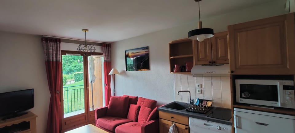 Kitchen or kitchenette, Living room