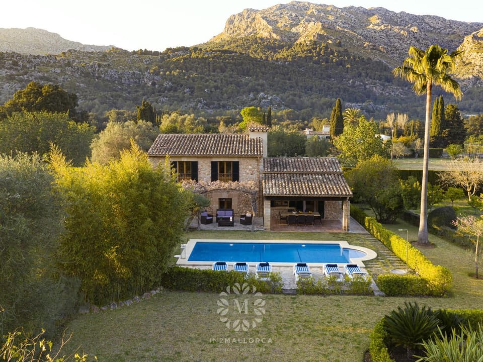 Property building, Swimming pool, Swimming pool