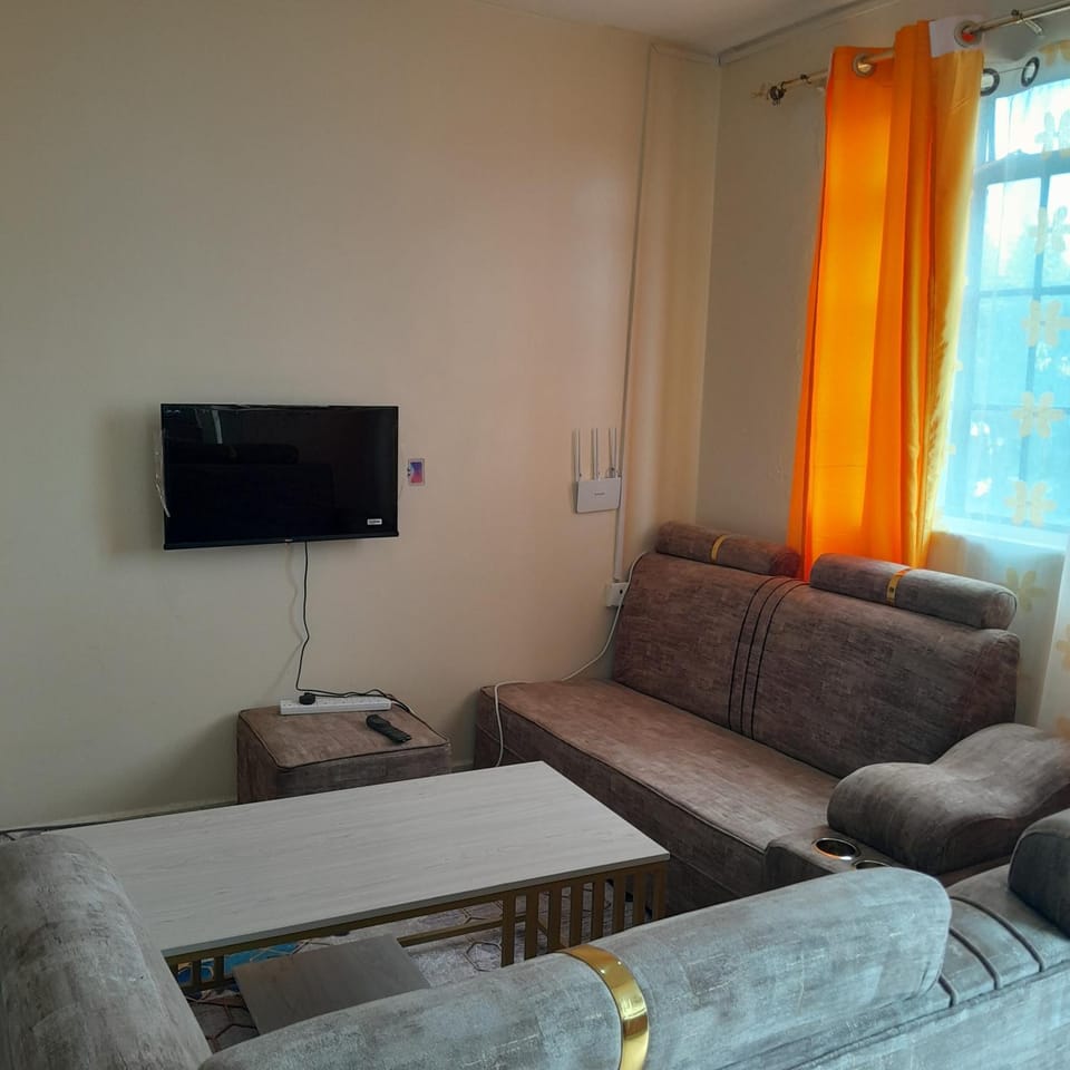 Communal lounge/ TV room, TV and multimedia, Living room, Seating area, Evening entertainment