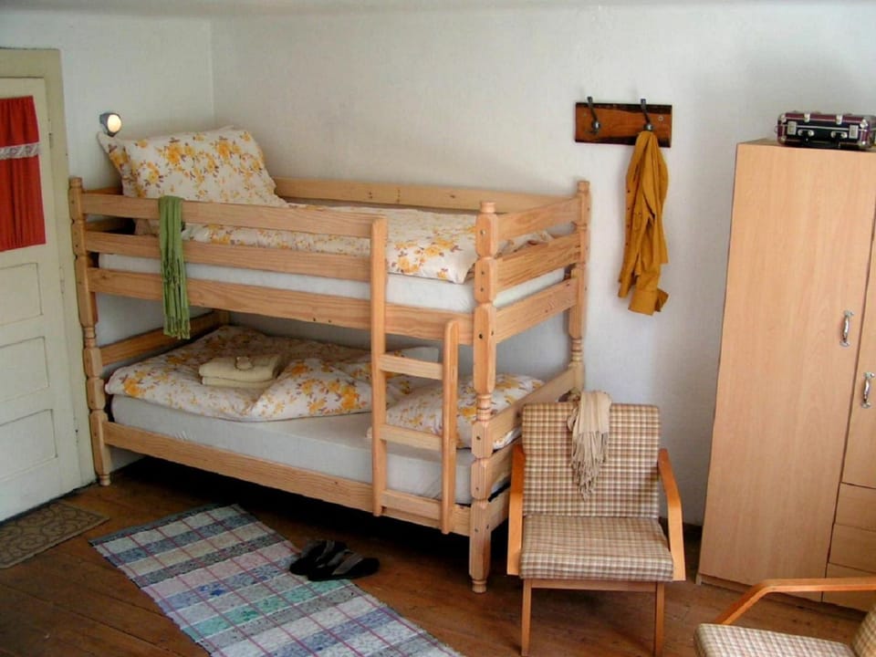 Bedroom, bunk bed