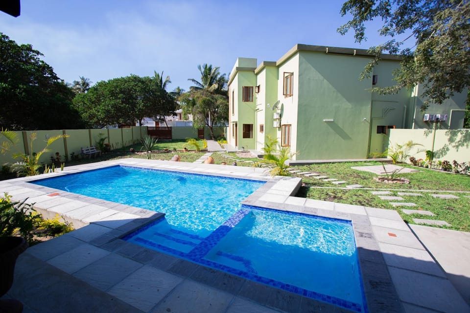 Property building, Pool view, Swimming pool, Swimming pool