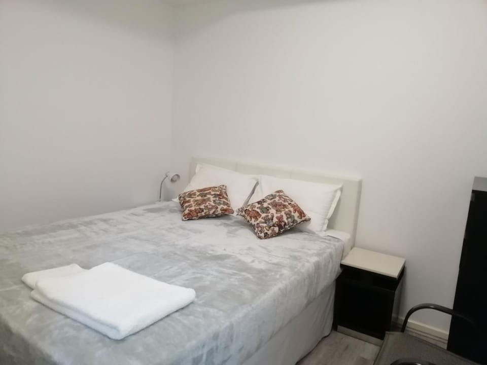 Entire 2 bedrooms Security Apartment Apartment in Sydney