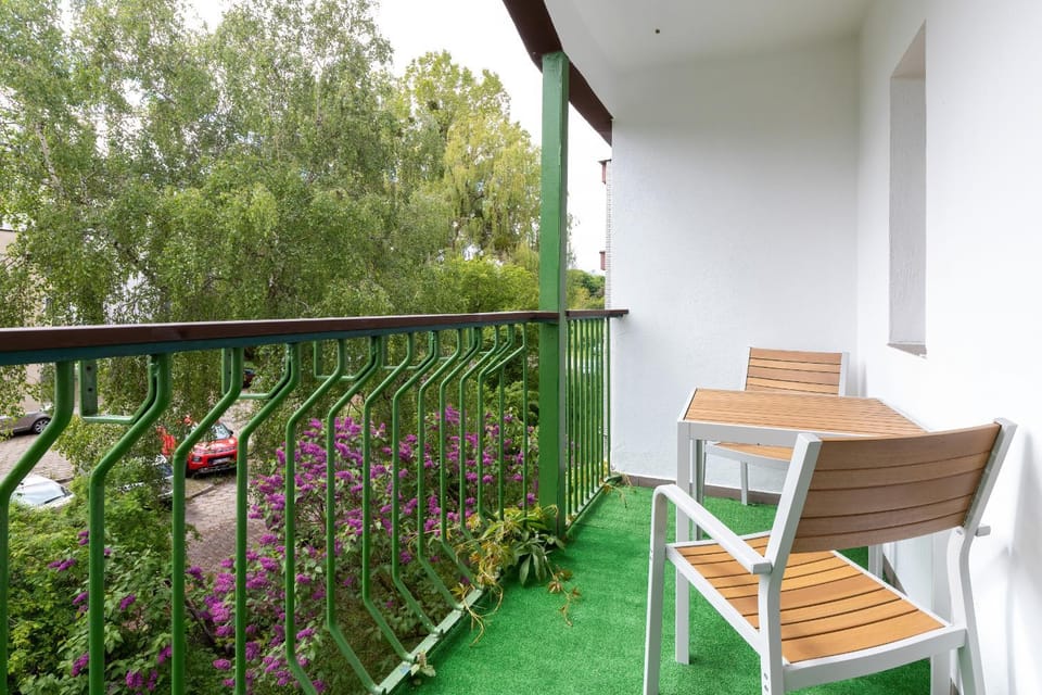 View (from property/room), Balcony/Terrace, Garden view