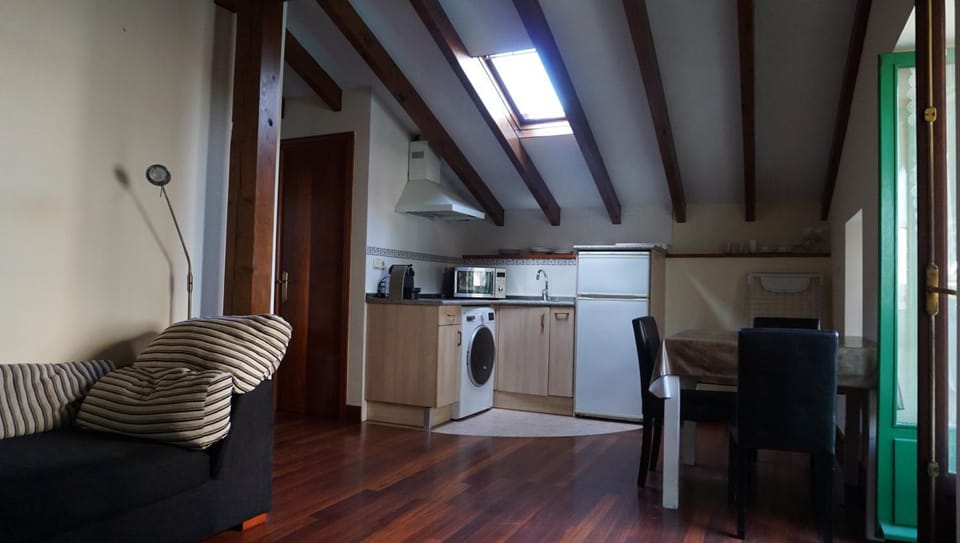 Dining area, kitchen