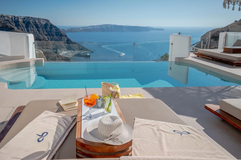 Nearby landmark, Day, Natural landscape, Balcony/Terrace, Food, Pool view, Sea view, Swimming pool, sunbed, towels