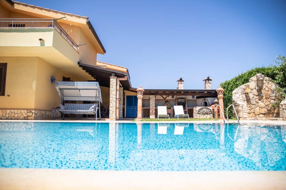 Property building, Swimming pool