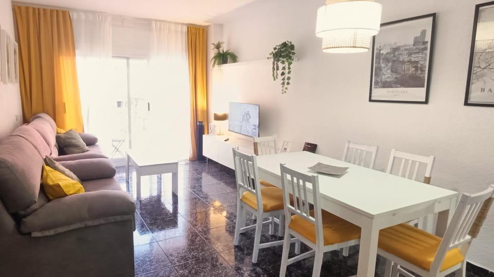 Communal lounge/ TV room, TV and multimedia